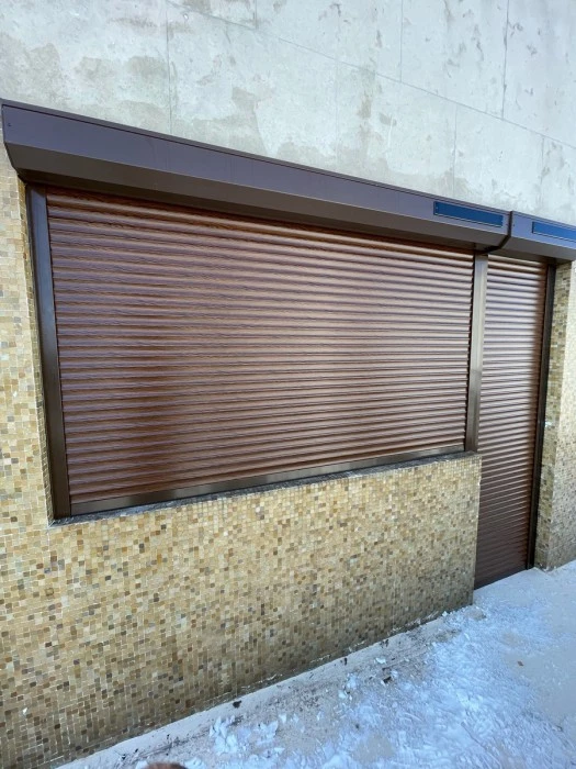 volets-roulants-autonomes-solaires-marron-fonce2